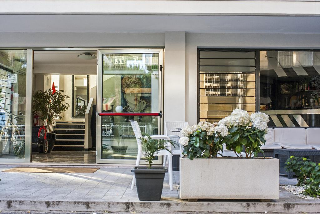 Hotel Hollywood Riccione Eksteriør bilde