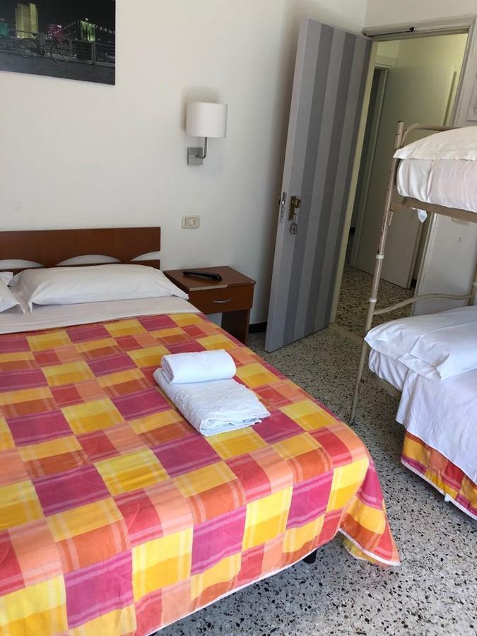 Hotel Hollywood Riccione Eksteriør bilde