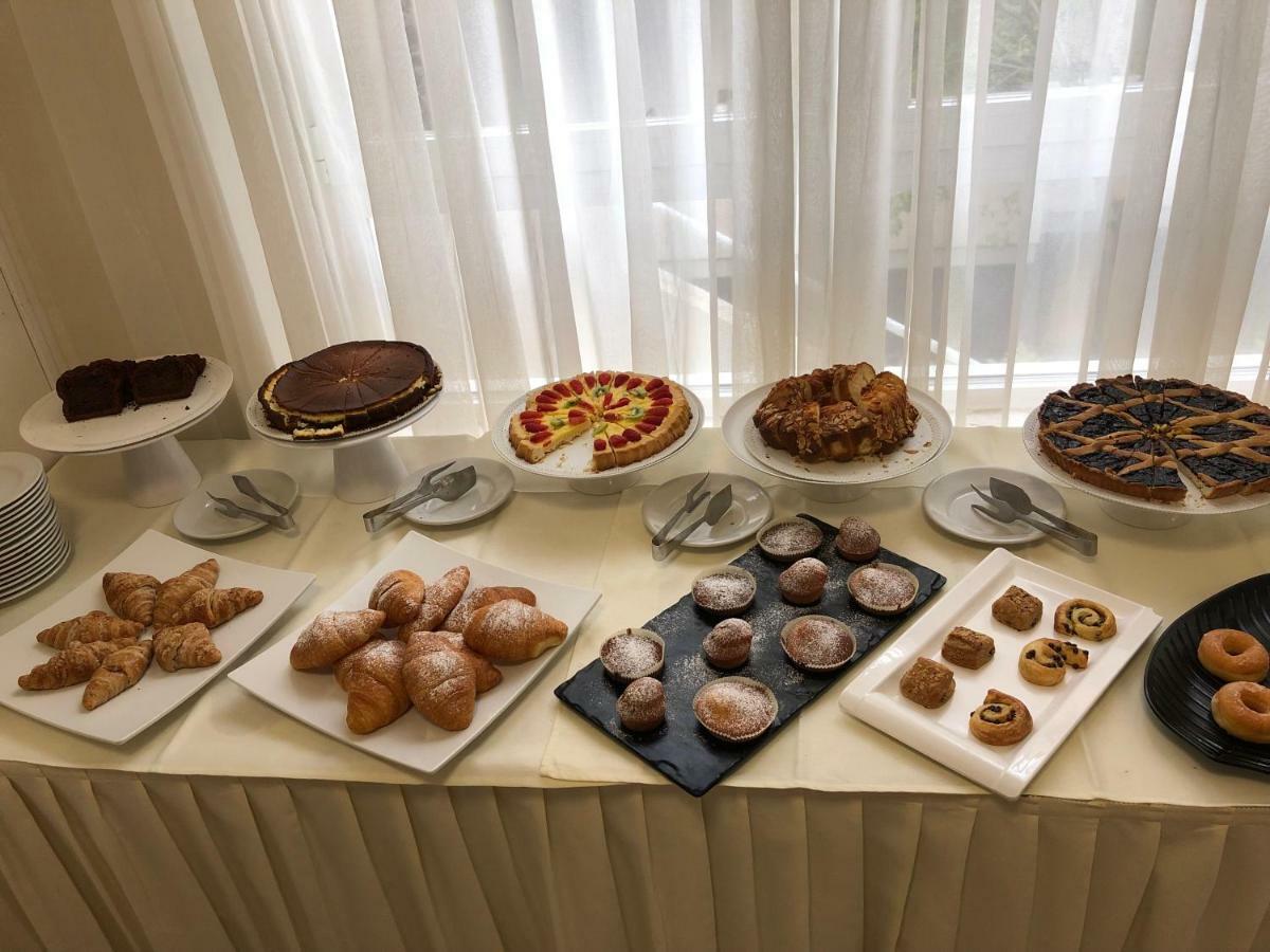 Hotel Hollywood Riccione Eksteriør bilde