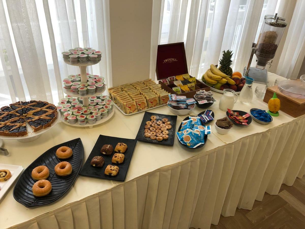 Hotel Hollywood Riccione Eksteriør bilde