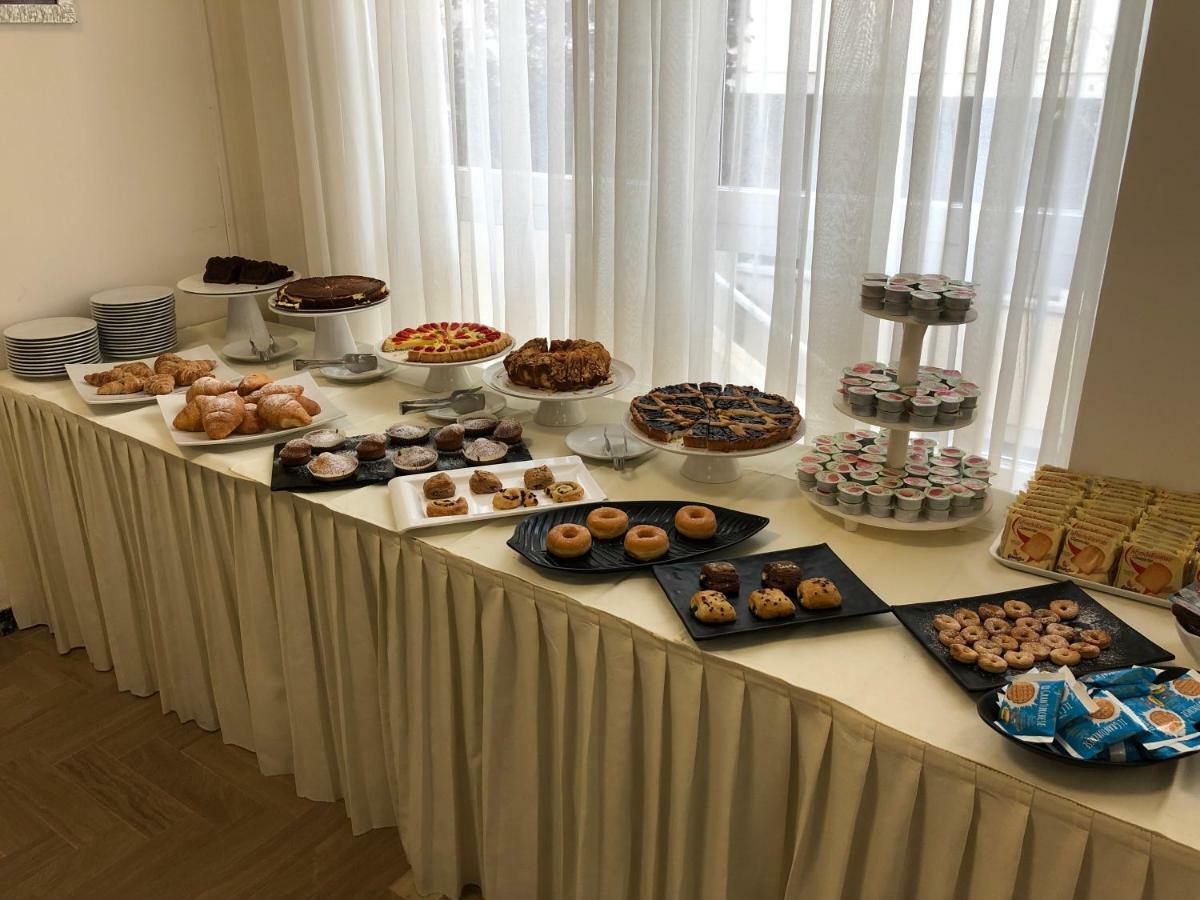 Hotel Hollywood Riccione Eksteriør bilde